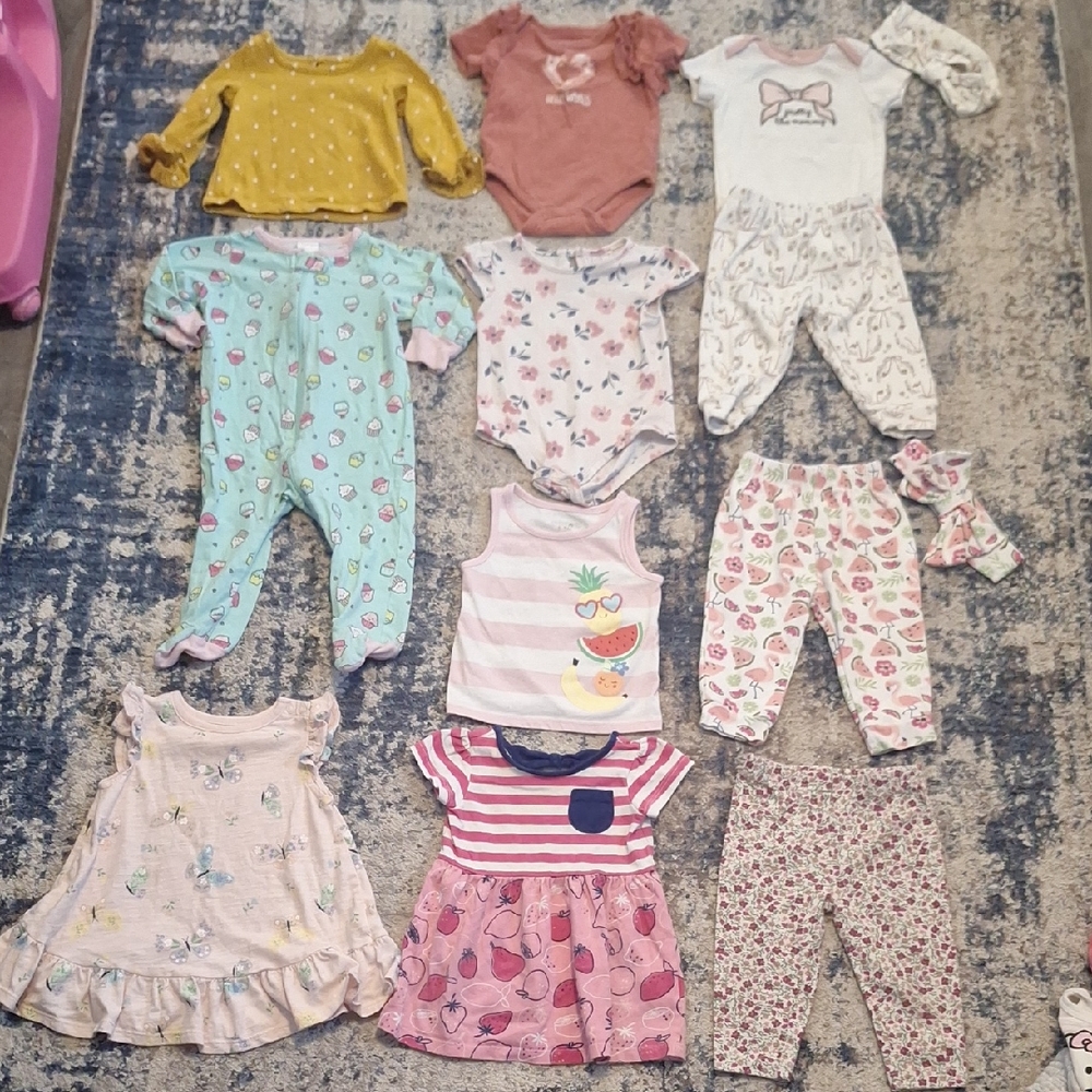 Baby Girls Mixed Outfit Bundle Size 6-9 Months